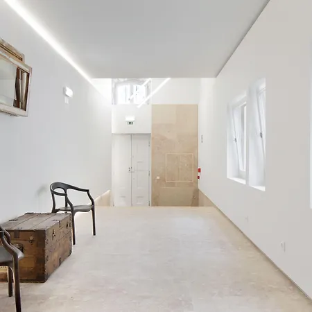 Ascensor Da Bica - Serviced