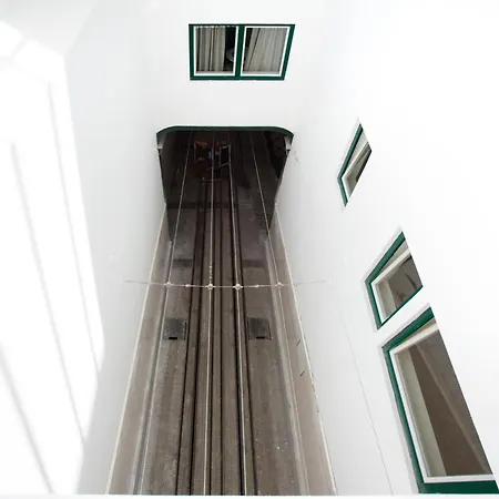 Apartamento Lsa Ascensor Da Bica By Numa Lisboa