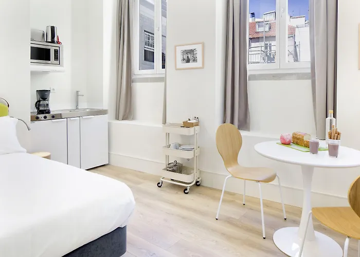 Ascensor Da Bica - Serviced Appartamento Lisbona