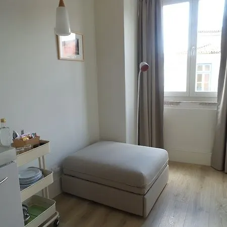Apartman Ascensor Da Bica - Serviced
